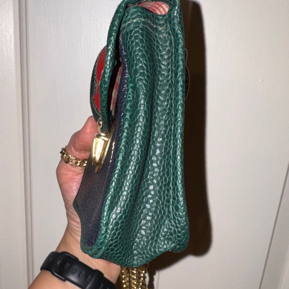 United Colors Of Benetton color block Mini Crossbody with Gold Chain belt bag - Picture 5 of 15